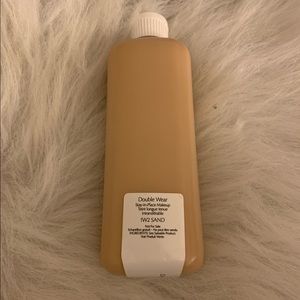 Estée Lauder Double Wear foundation sand